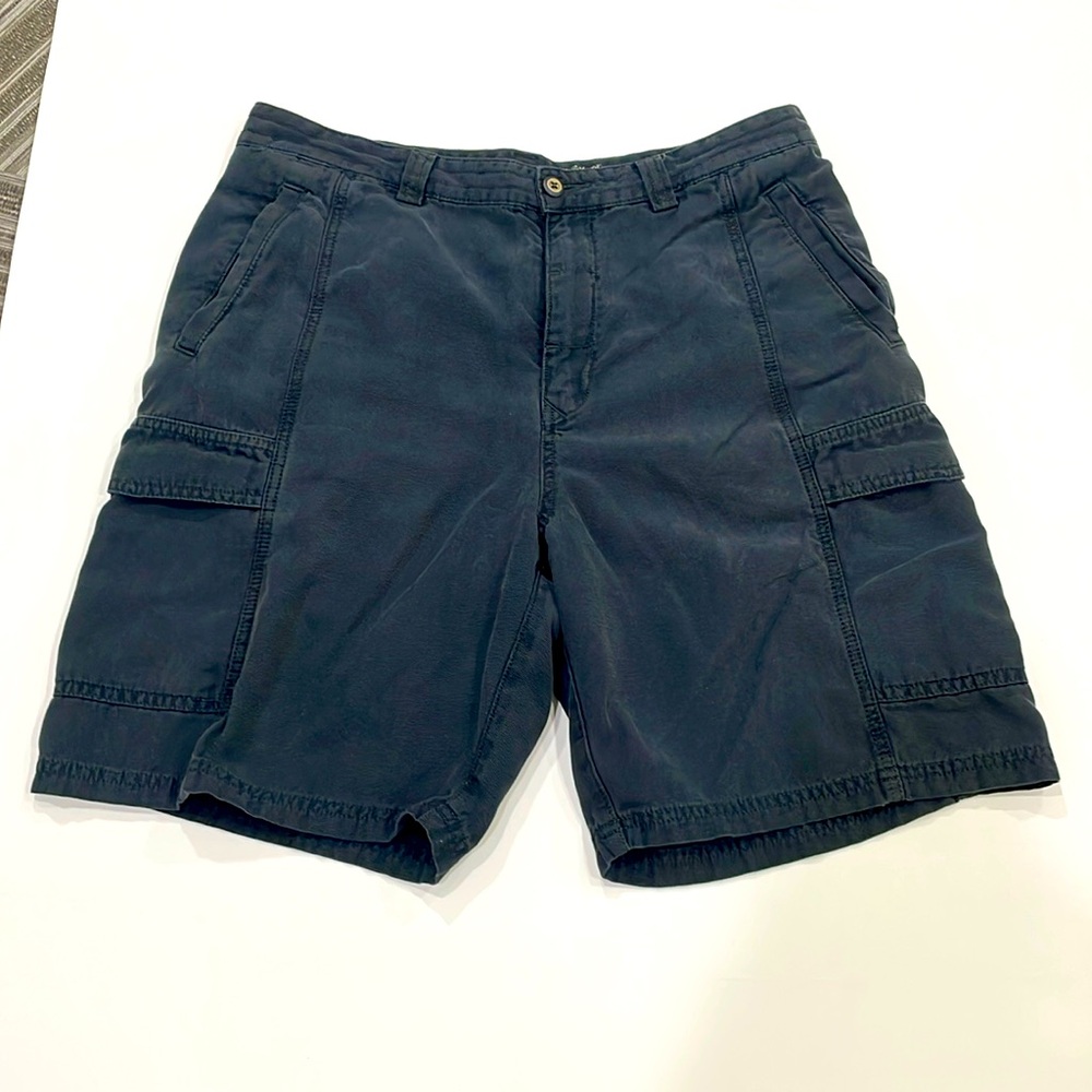 Tommy Bahama black relax cargo shorts size 34